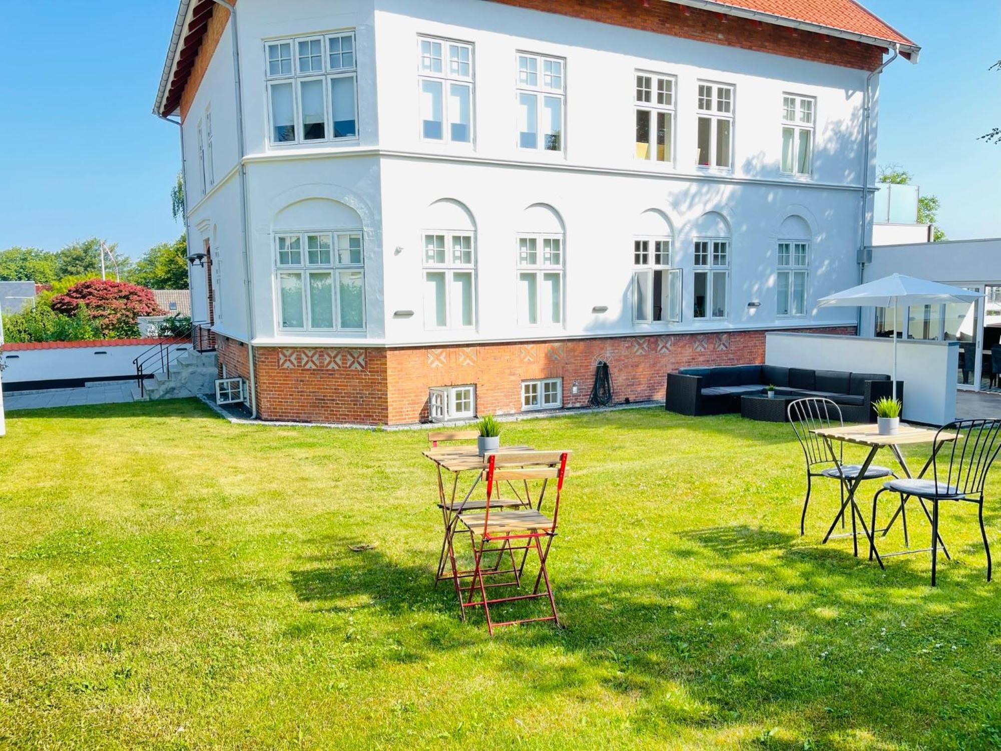 Aday - City Central Mansion - 1 Bedroom Apartment With Garden Ольборг Екстер'єр фото